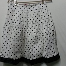 （搬家大出清） 米色綁繩編織洞洞長袖短版恤衫。透視 V領，微有彈性。 歷史價格詳細信息