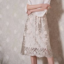 VENESSA~ 新款 立體弧形剪裁 高腰遮肉 百搭優雅大裙襬A字裙 三色 (U804) 歷史價格詳細信息