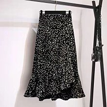 魚尾裙 洋裝 連身裙 裙子現貨~韓國東大門 here imprint 春夏款溫柔風 簡約凈版系帶魚尾裙 歷史價格詳細信息