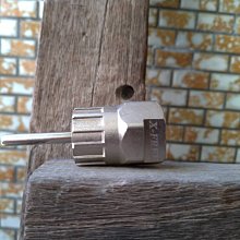 全新煉鋼工人5一張，熒光版，愛藏評級9059 歷史價格詳細信息