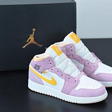AIR JORDAN 1 MID AJ1 Digital 復古 中幫 粉綠紅 運動 籃球鞋 555112-102 女款 歷史價格詳細信息