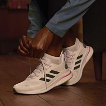 現貨 iShoes正品 Adidas Supernova 男鞋 黑 橘 防潑水 避震 跑鞋 跑步 慢跑鞋 FV4761 歷史價格詳細信息