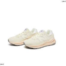 【New Balance】 NB 慢跑鞋_女性_米白色_W1080F13-D楦 1080 歷史價格詳細信息