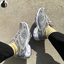 New Balance 725 女 灰 復古 IU款 緩震 麂皮 網眼 慢跑 休閒鞋 ML725I 歷史價格詳細信息