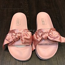 【PUMA】PUMA x Mr Doodle系列後背包 男女 後背包 黑藍色-07796701 歷史價格詳細信息