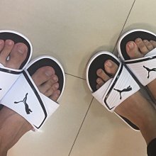 {潮鞋瘋}Puma Popcat 紅色 舒適輕量  戶外拖鞋 大LOGO 情侶款(女段) 360265-13 歷史價格詳細信息