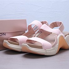 SKECHERS 男 厚底涼鞋 藍黃 MAX CUSHIONING SANDAL - 229010BKBL / GYOR 歷史價格詳細信息