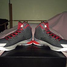 現貨Under Armour Curry 8 白銀 籃球鞋  跑步鞋 運動鞋 3024422-104 歷史價格詳細信息