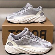 Adidas YEEZY BOOST 700 V2 “STATIC”白灰 3M反光 厚底 增高 耐磨 慢跑鞋 EF2829 男女鞋 歷史價格詳細信息