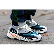 Yeezy 700 mauve 歷史價格詳細信息