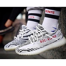 【小熊海外購】Adidas Yeezy Boost 350 V2 Cinder 碳黑 FY2903 FY4176 歷史價格詳細信息