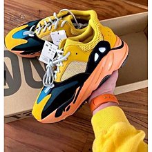 Yeezy Boost 700 V2 "Sun" 太陽黃 日落 老爺風 厚底 透氣 慢跑鞋 GZ6984 情侶鞋 歷史價格詳細信息