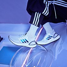【豬豬老闆】ADIDAS ULTRA BOOST 4.0 全白 緩震 輕量 慢跑 休閒 男 BB6168 歷史價格詳細信息