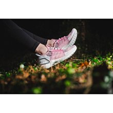 【正品】adidas Uitra Boost 2021 愛迪達白涂鴉潮流慢跑鞋 GY5556男女鞋 歷史價格詳細信息