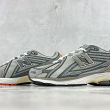 聯名 Invincible x N.Hoolywood x New Balance 2020R ML2002RV慢跑鞋【ADIDAS x NIKE】 歷史價格詳細信息