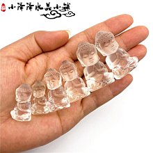 天然鈦晶彌勒佛吊墜 雕工精湛 全淨體，顏色金黃，面相祥和，佛佑有緣人，心中有佛，萬事皆順！52x33x8.5mm 此物屬高檔商品 售出不退換 歷史價格詳細信息