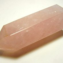 小風鈴～高檔天然千層金字塔綠幽靈晶柱擺件~淨重482g(特殊稀有品) 歷史價格詳細信息