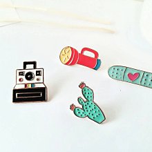 【小麼雜貨】歐美日韓潮人 滴油偉士牌Vespa款 復古機車 趣味 別針 胸章 徽章(現貨)A106(3)8/13 歷史價格詳細信息