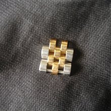 68273 68278 中型精鑲天然鑽石金字塔圈 每顆約2分 總重1.15錢 黃K金材質 附店保 大眾當舖 編號L547 歷史價格詳細信息