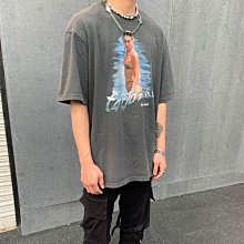 現貨熱銷-V.W SHOP LISA印花短T 寬鬆 落肩 日韓 歐美 街頭 穿搭 男女 BLACKPINK 歷史價格詳細信息