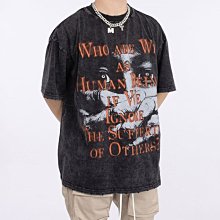 現貨熱銷-V.W SHOP LISA印花短T 寬鬆 落肩 日韓 歐美 街頭 穿搭 男女 BLACKPINK 歷史價格詳細信息