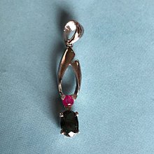 天然藍寶石1克拉輟一小藍寶作曲線白K項墜子 歷史價格詳細信息