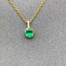 天然祖母綠，無浸油處理、無加熱，純銀大戒指，鑲嵌多顆小祖母綠蛋面、鋯石水鑽，戒圈內圍直徑1.67公分，男女皆適合 歷史價格詳細信息