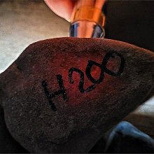 緬甸礦區直收翡翠原石賭石~莫灣基陽綠色料~全賭石~精品會員專區~A158 歷史價格詳細信息