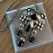 已售完  黑/白兩色可選 - PS4 三合一主機支架座 - 雙手把充電座.雙散熱風扇 多功能底座 ~ 歷史價格詳細信息