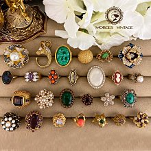 [Vintage古董首飾] - 銀色金屬亮鑽花朵胸針 別針 (現貨)(貨號:056850) 歷史價格詳細信息