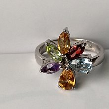 【開運如意閣】造型水晶戒指-鑲A級晶透黃水晶.紫水.紅石榴-銀K-國際圍12內徑17.5mm-正面最寬約11mm(2盒7) 歷史價格詳細信息