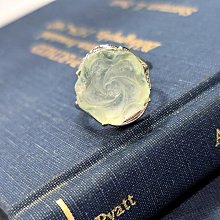 水晶花瓶（英國回流） 瓶口有磕如圖 古董 回流 收藏 二手【福祿堂】-567 歷史價格詳細信息