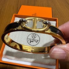 全新品 Hermes 愛馬仕 新款 Y型 玫瑰金 小圓徽章項鍊 約13 萬購入 現貨，實品親拍  ❤️甜 賠錢出售95000 歷史價格詳細信息