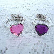 《烤焦麵包小鋪》水晶大鑽石橢圓形愛心戒指鑰匙圈吊飾婚禮小物生日情人節聖誕節禮物 歷史價格詳細信息