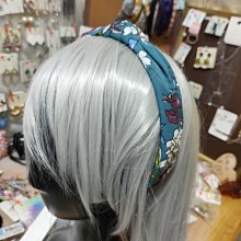 ∮紫o°免稅店°o╭＊ ○ 歐美水鑽金色十字架手鍊 ○ 歷史價格詳細信息