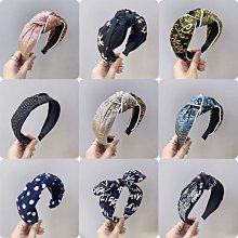 紅色兔子耳朵髮箍 雙面戴 金絲絨 中國風 過年 新年 聖誕節 毛毛 兔耳朵 頭飾 兔年 歷史價格詳細信息