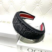 Dior 石頭島 聯名2024早秋新款星輝羅盤飛行棉服夾克，設計以電力紡絲綢混紡制成，采用舒適剪裁并配以拉鏈開合，此款綴以肘部飾片 NO15656 歷史價格詳細信息