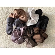 法式緞面大腸發圈女ins簡約復古頭繩氣質扎頭發頭繩 米白+黑色 2件 歷史價格詳細信息