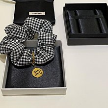 ????????*????????*新款鏤空字母圓牌吊墜仟鳥格大腸發圈  仟鳥格很簡約英倫風大小姐的感覺 歷史價格詳細信息