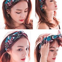 【PEACE33】正韓國空運進口。Renachris髮飾飾品 聖誕流蘇手工毛線拼色款 大別針/胸針。現+預 歷史價格詳細信息