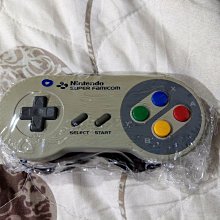 超級任天堂 原廠日製主機*1、原廠手把*2、日卡遊戲*6、Gameboy 轉接卡*1、 原廠公事包*1 組合 出售 歷史價格詳細信息