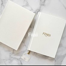 VIP 禮物 CD Dior 美妝禮品精美logo胸針 歷史價格詳細信息