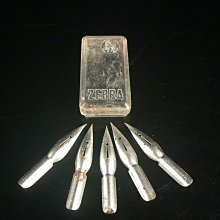 日本製~古代友禪 縮緬小紋~粉紅色百花金蔥財布((櫻花 金色雙珠扣式零錢包))手拿包化妝包鑰匙包印章包 歷史價格詳細信息