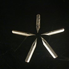 筆尖美學：沾水筆英文書法、摩登字體的第一本書 / 莫莉蘇伯索普 著 歷史價格詳細信息