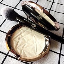 KVD Beauty 控蜜粉餅 絲柔 清爽 飾底 裸妝 粉凝霜 粉底霜 粉底 潤色隔離霜 遮痘印 粉凝霜 固妝 啞光 歷史價格詳細信息
