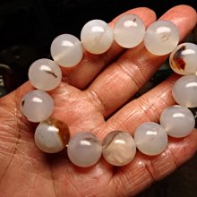 《藍晶寶石玉石特賣》→〈手鍊系列〉→天然天眼珠蠶絲紋帶清透黃玉髓16mm手珠鍊→Y864 歷史價格詳細信息