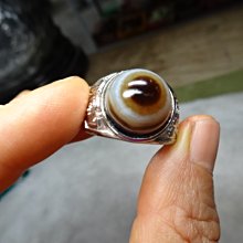 《藍晶寶石玉石特賣批發區》→ 〈包臺戒指系列〉→天然黑天眼珠牛奶玉髓包臺戒指→Z1794-3 價格比較,價格查詢,歷史價格詳細信息