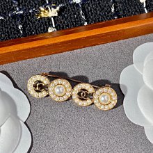 熱賣精選】珍珠鏤空線條髮夾女 日韓小衆不規則設計金屬波浪抓夾 後腦勺髮抓 盤發夾 大號鯊魚夾 爪夾 韓版時尚造型髮飾 氣 歷史價格詳細信息