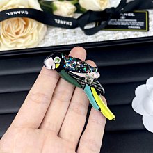 倉庫直銷#VivienneWestwood 薇薇安 長條黑色烤漆字母MANIA土星鑰匙扣鎖匙圈--F8012 歷史價格詳細信息