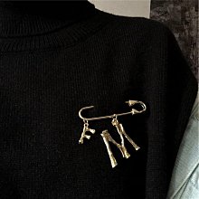 鮑勃の生活館胸針 韓版時尚胸針款花朵珍珠流蘇款別針扣徽章胸花小香風山茶花 別針 小香風胸針 小香別針  小紅書抖音同款 高級感 歷史價格詳細信息